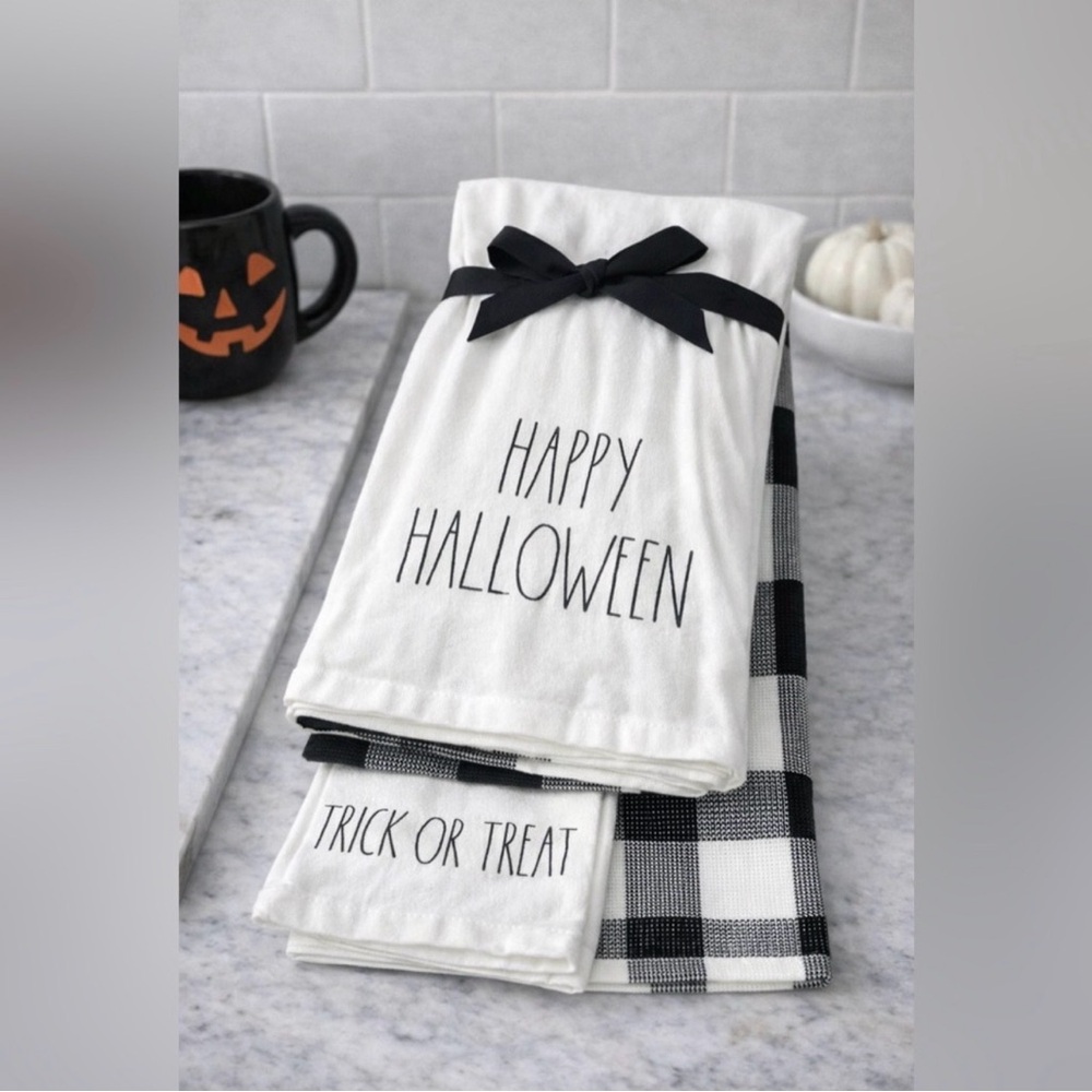 NWOT Rae Dunn Halloween towels set of 3